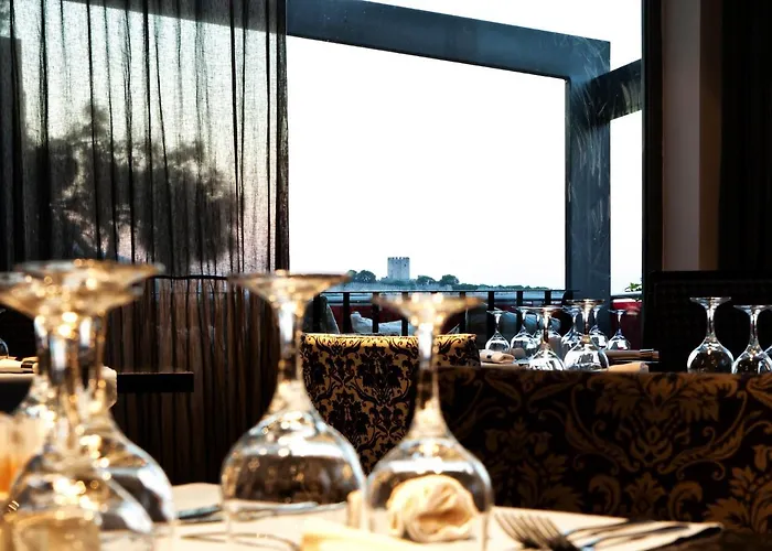 Olympus Thea Boutique Platamónasz