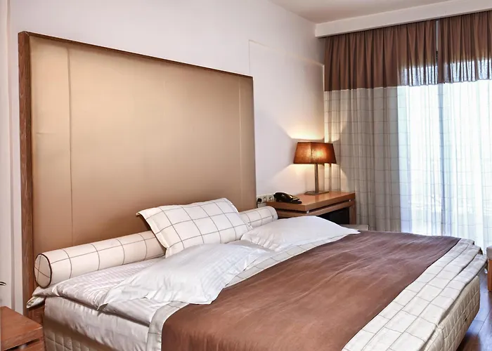 Olympus Thea Boutique Platamónasz